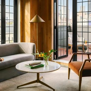 The Industrialist Hotel Gowanus Brooklyn, Sonder